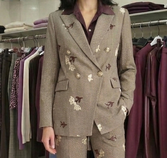Giacca Doppio Petto Sartoriale a Micro-Check con Ricami Floreali