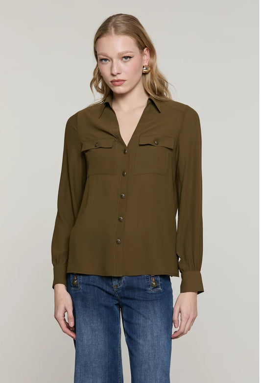 Camicia in Chiffon con Bottoni Gioiello e Tasche Frontali