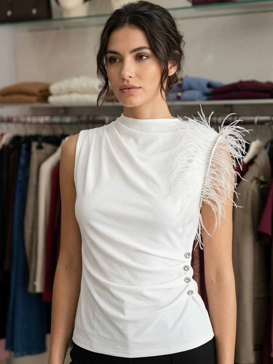 Top Smanicato Elegante in Maglia con Dettaglio Piume e Strass
